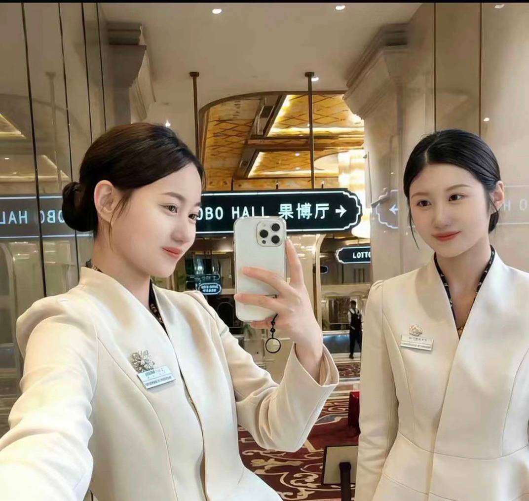 果博福布斯酒店豪华大床房-舒适睡眠空间